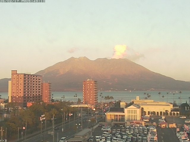 �������J����